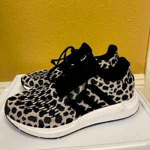 Women’s Adidas Swift Run shoes size 7.5